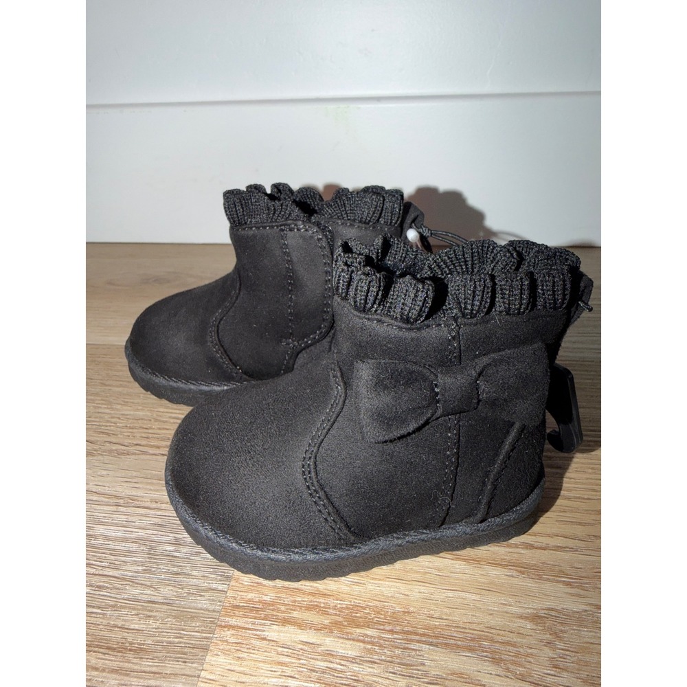Baby girl faux fur boots size 2
